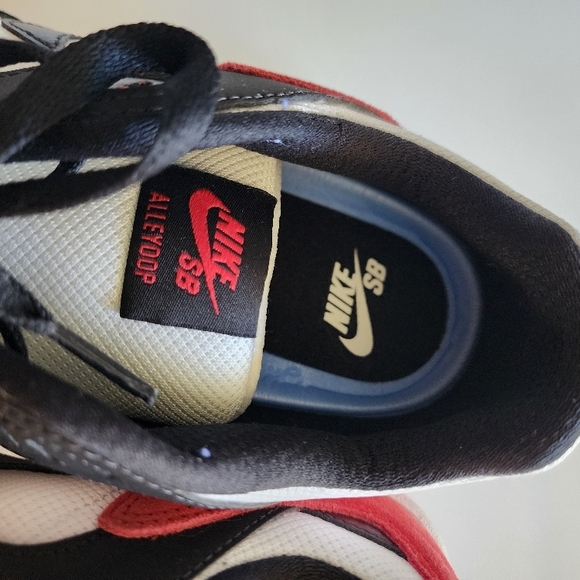 Nike Black and Red Sneakers - Picture 8 of 11